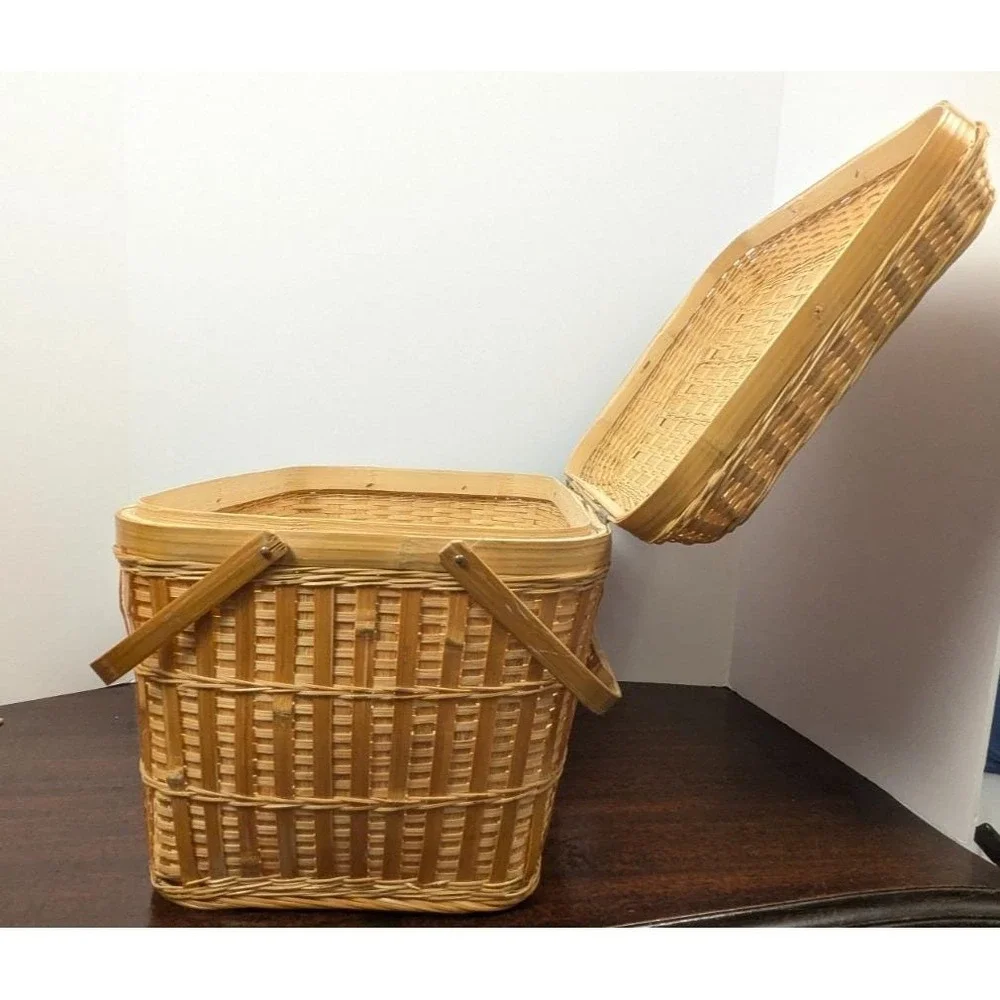 Vintage Woven Wicker Picnic Basket Hinged Lid Folding Handles Storage Tote Brown